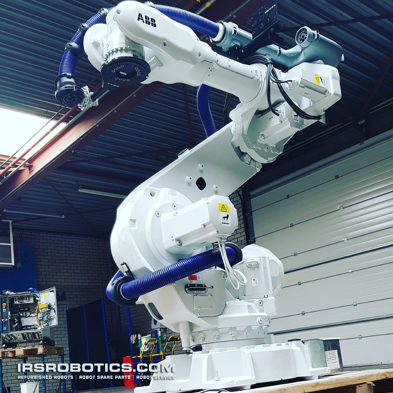 thumbnail_IRS-Robotics-refurbished-robots-ABB-IRB6640-IRC5-we-ship-worldwide-1.jpg
